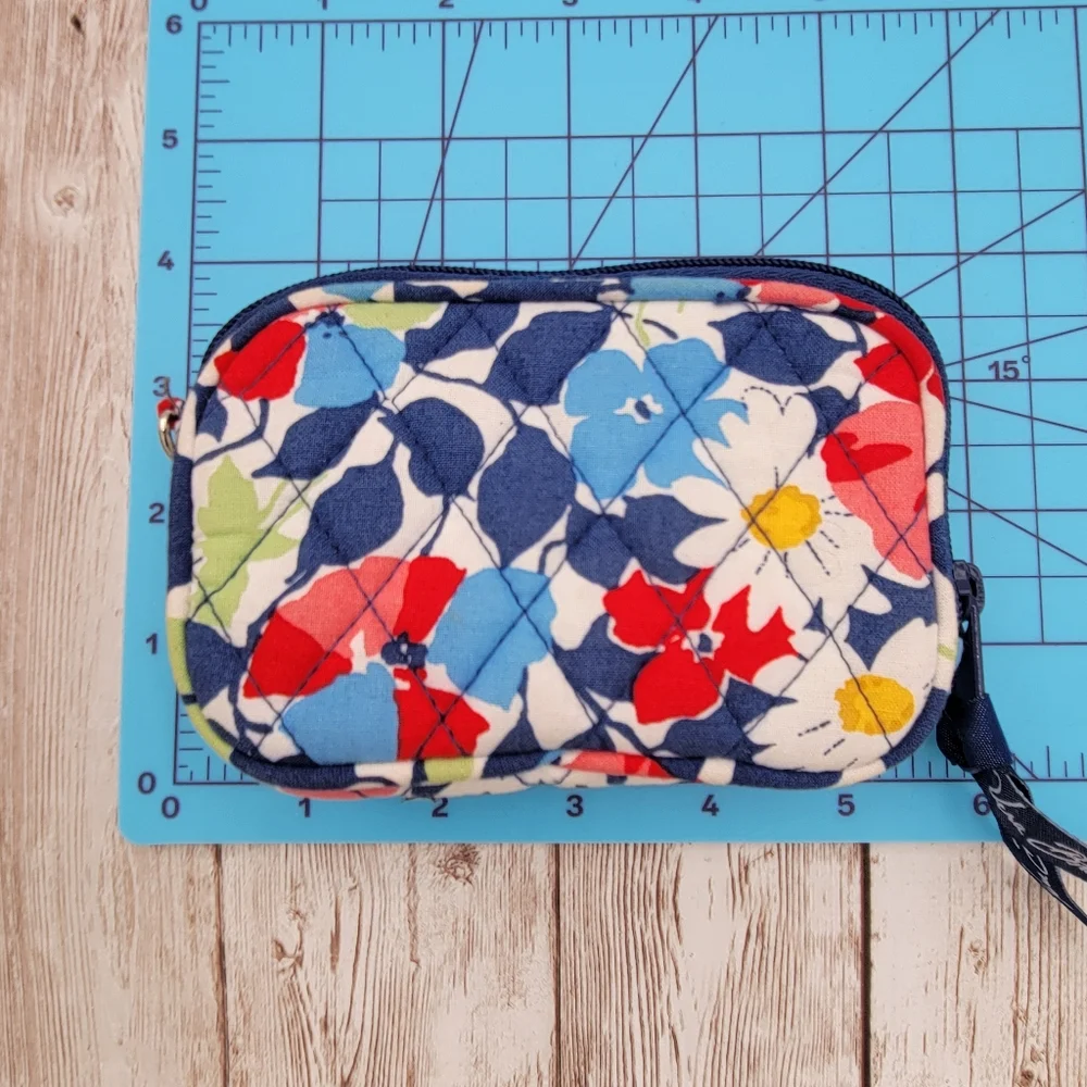 Vera Bradley Summer Cottage Floral Wristlet Zip Wallet Retired Pattern